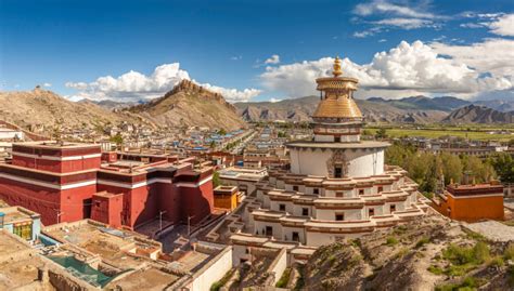 Gyantse Dzong Castle .